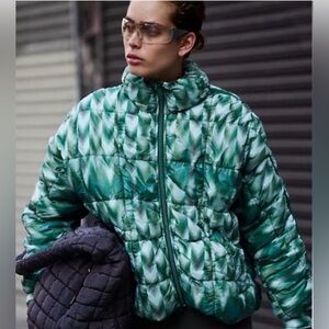 NWT FREE PEOPLE MOVEMENT GLOSSY PRINTED PIPPA PACKABLE PUFFER JACKET